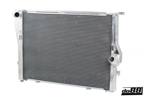 BMW M3 E90 E92 Radiator Aluminum in the group By vehicle / BMW / E90 at do88 AB (WC-190)