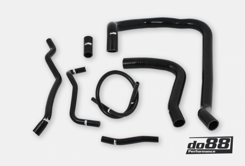 Volvo 740 760 780 940 960 D24 Coolant hoses Black in the group By vehicle / Volvo / 740 / 940 / 740 (85-91), 940 without AC at do88 AB (do88-kit206S)