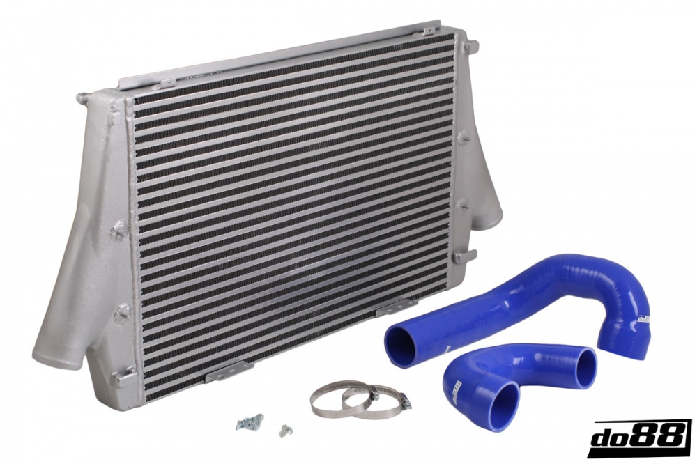 SAAB 9-3 2.0t 2003- Intercooler, blue hoses, Manual in the group By vehicle / Saab / 9-3, (2003-2012) at do88 AB (ICM-110-I4-M-B)