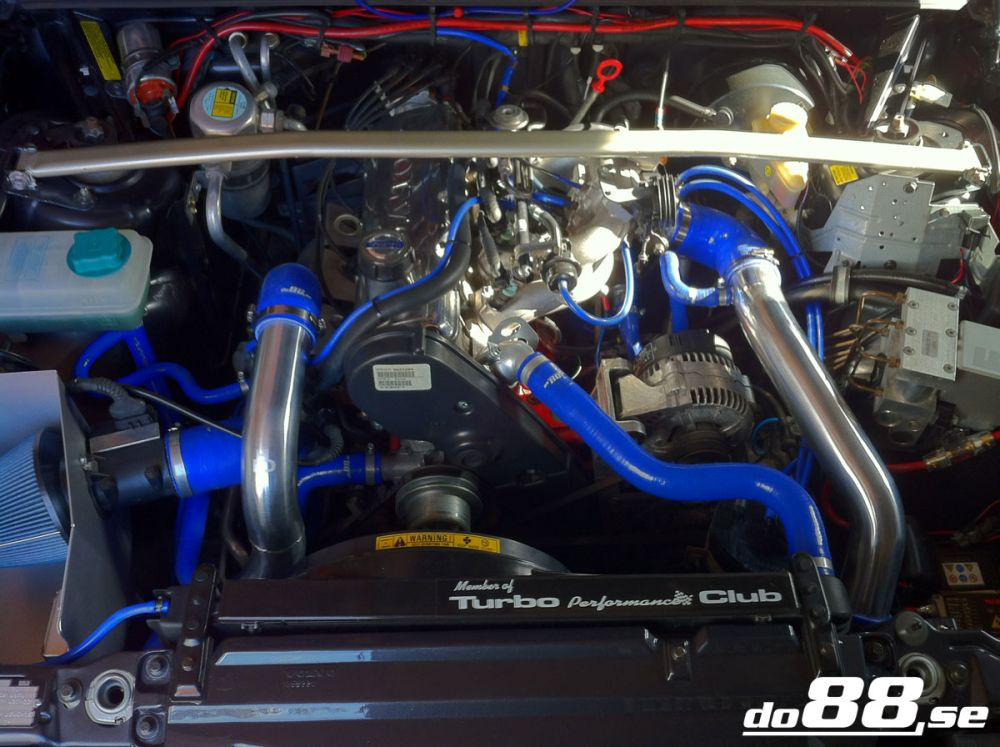 Volvo 7/940 Turbo Mittanslutning rörkit ,röda slangar ,3´´ spjällhus